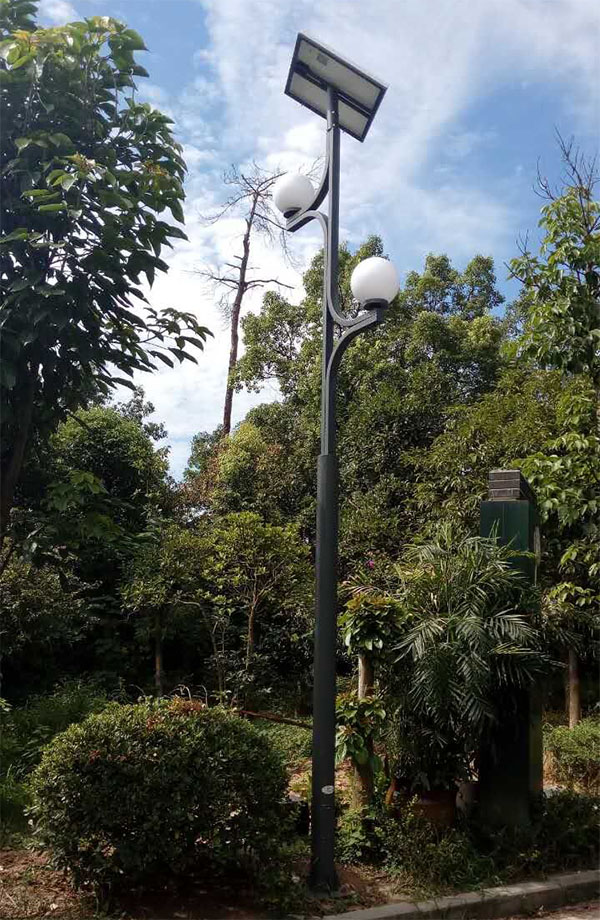 5米雙頭市電互補太陽能庭院燈、路燈